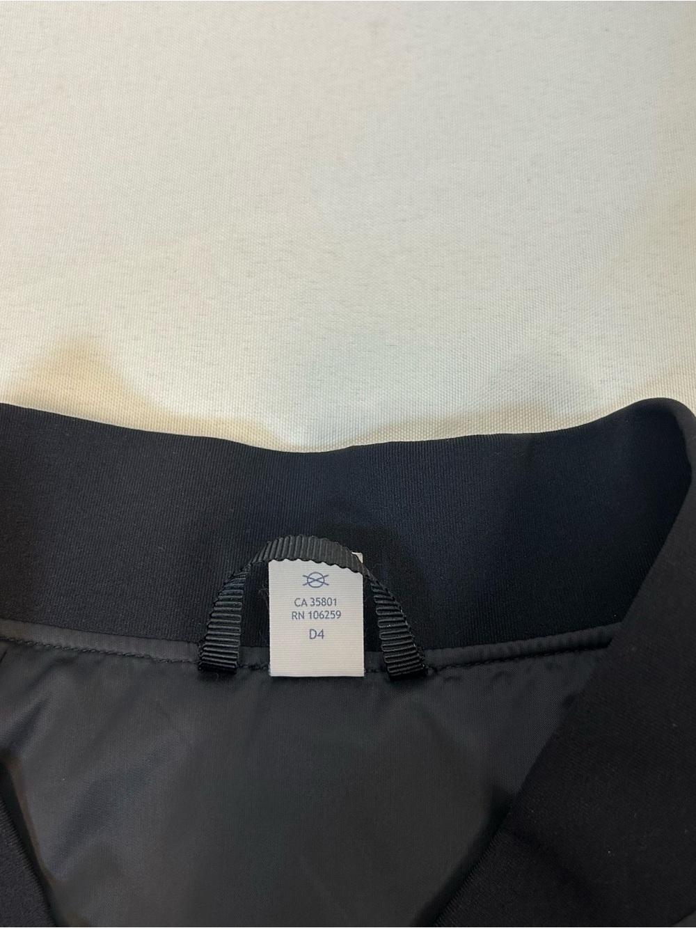 Lululemon Black Above the Cloud Bomber Jacket ruched sleeves Women’s 8 Medium - Picture 7 of 8